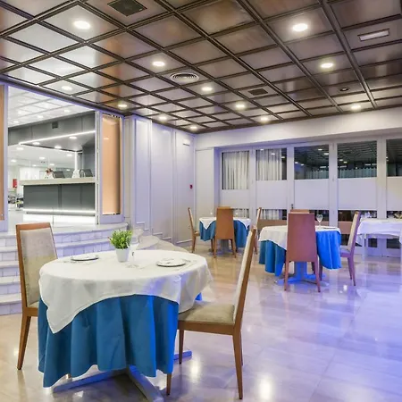 Sansi Park فندق 3*